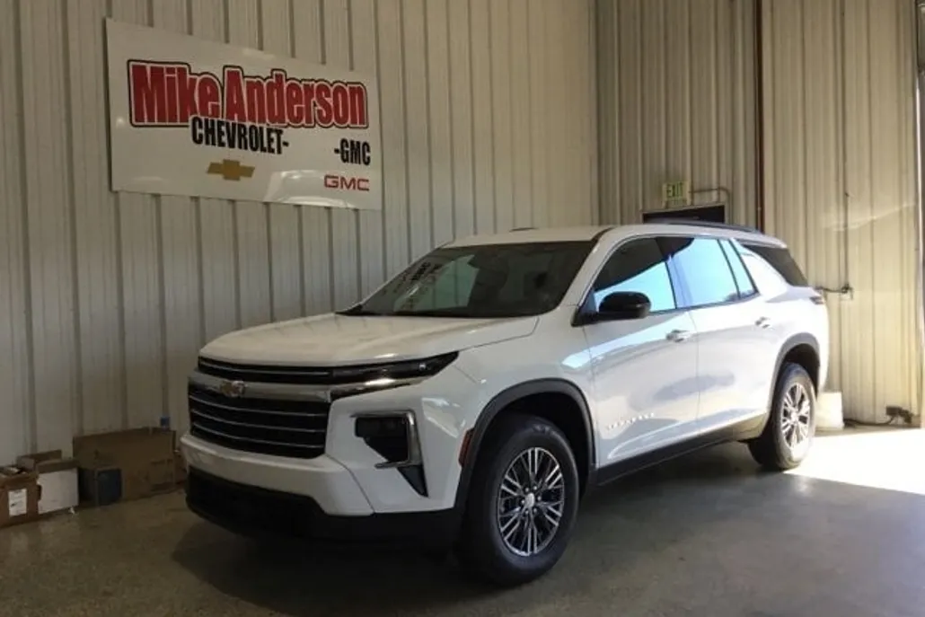 2026 Chevrolet Traverse photo 1