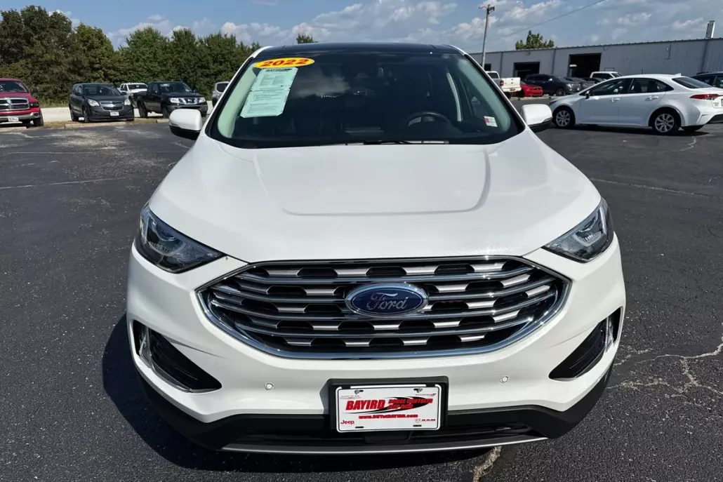2022 Ford Edge Titanium photo 1