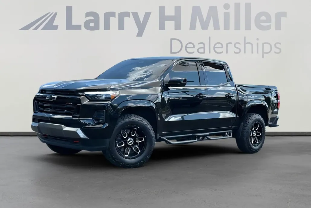 2023 Chevrolet Colorado Z71 photo 1
