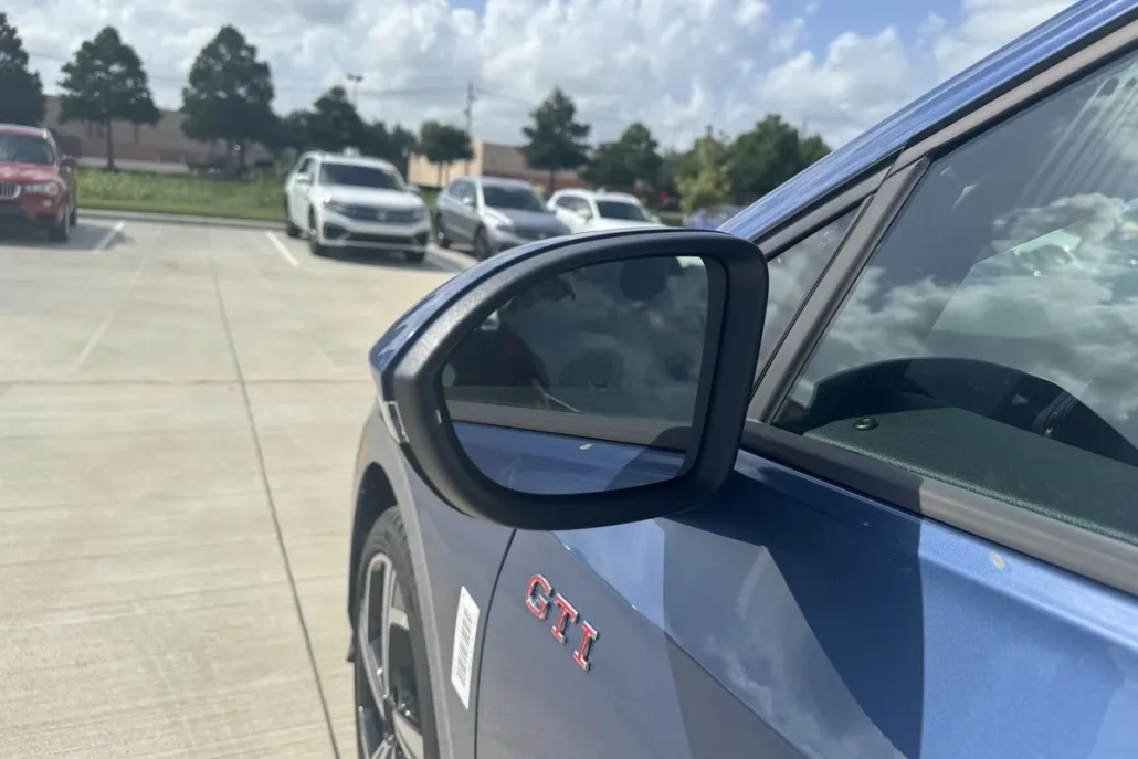2025 Volkswagen Golf GTI SE photo 1