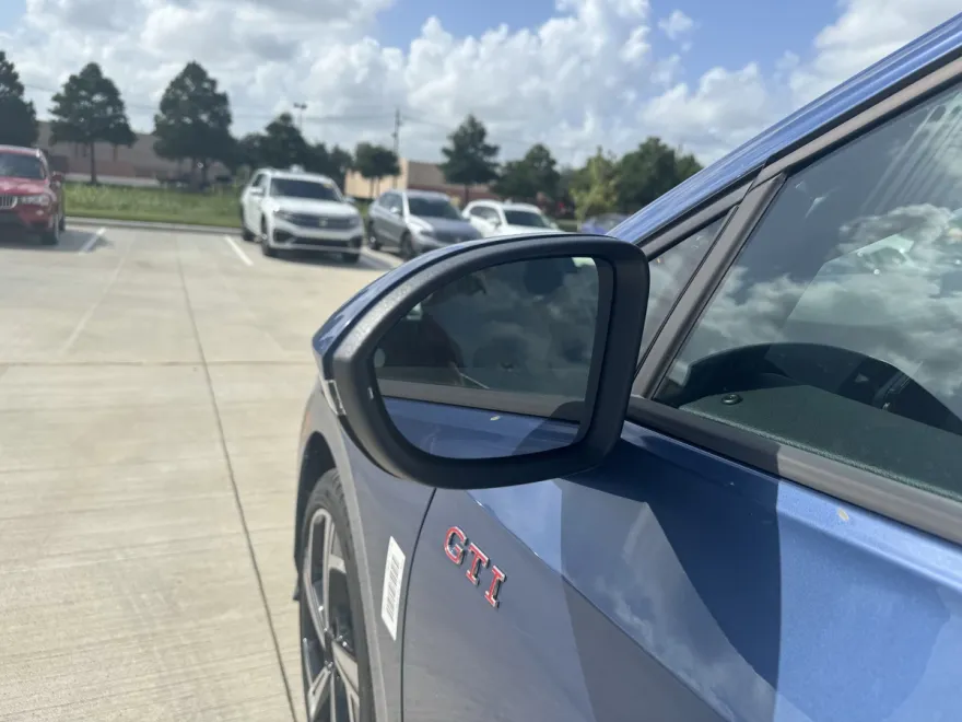 2025 Volkswagen Golf GTI SE photo 1