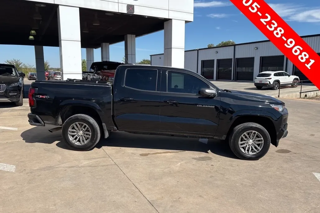 2023 Chevrolet Colorado LT photo 1