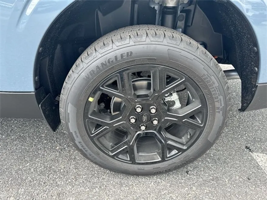 2025 Ford Maverick Lariat photo 1