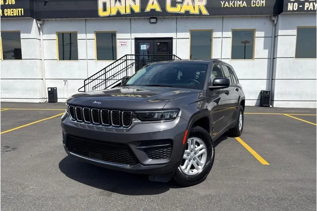 2023 Jeep Cherokee Laredo Sport photo 1