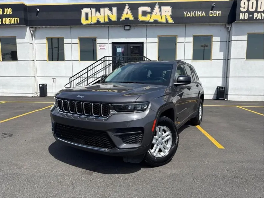 2023 Jeep Cherokee Laredo Sport photo 1
