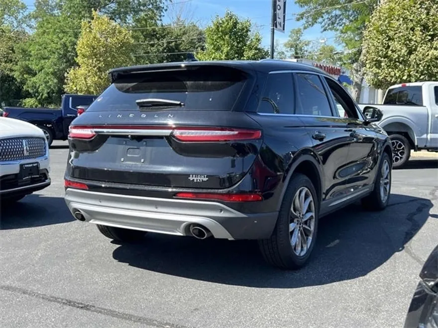 2021 Lincoln Corsair Standard photo 1