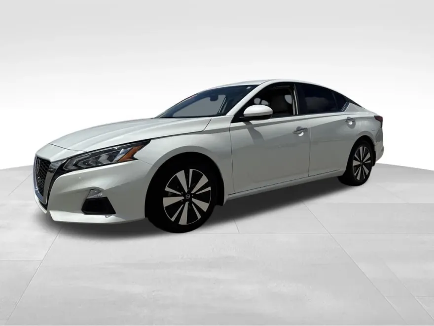 2022 Nissan Altima 2.5 SV photo 1