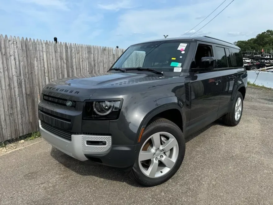 2025 Land Rover Defender S photo 1