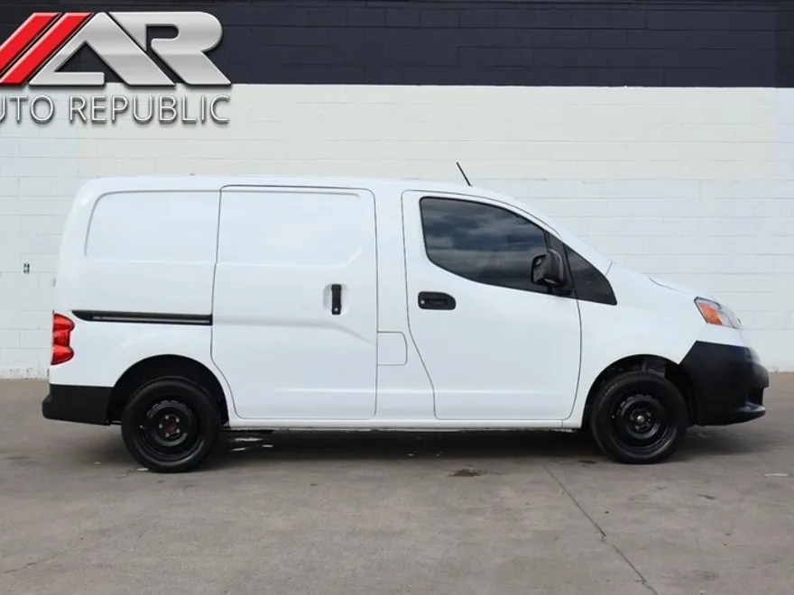 2019 Nissan NV200 S photo 1