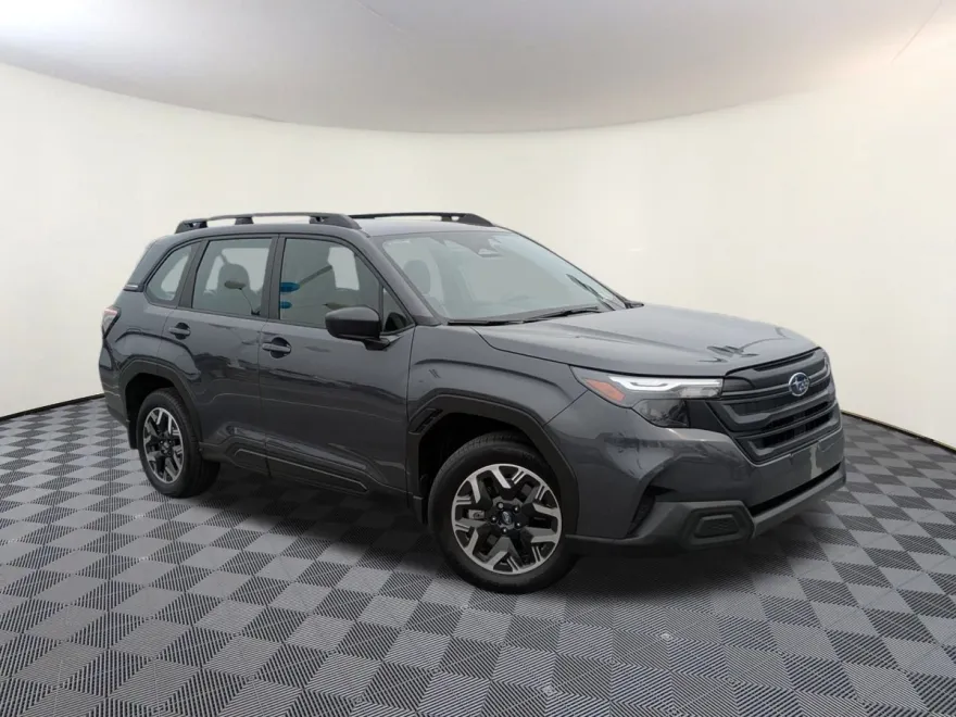 2025 Subaru Forester Base photo 1