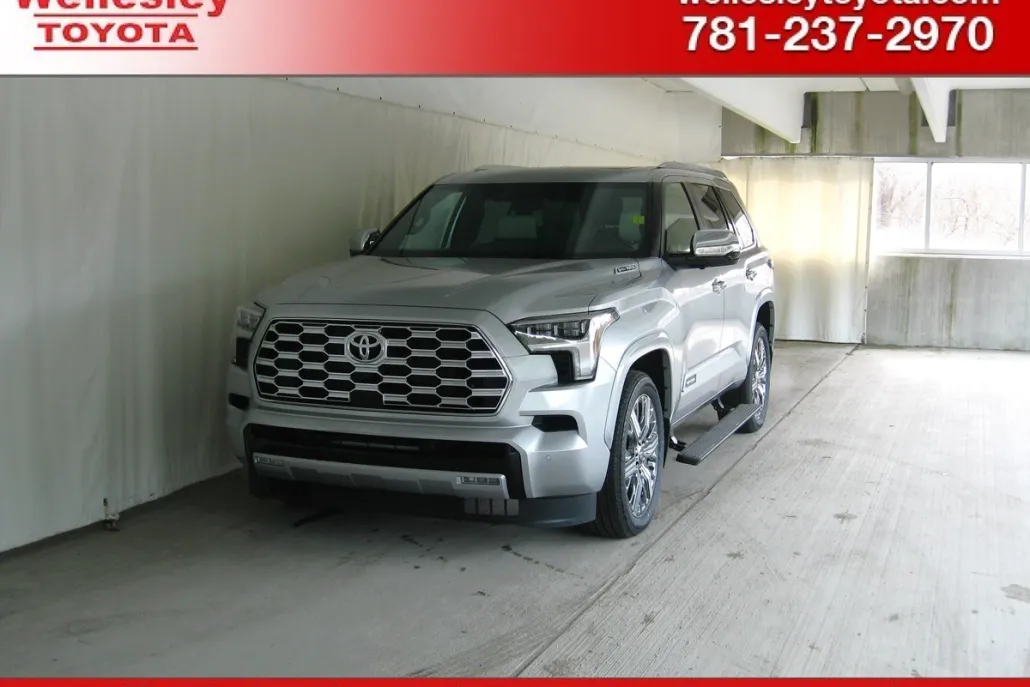 2025 Toyota Sequoia Capstone photo 1