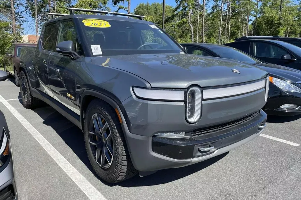 2022 Rivian R1T Launch Edition photo 1