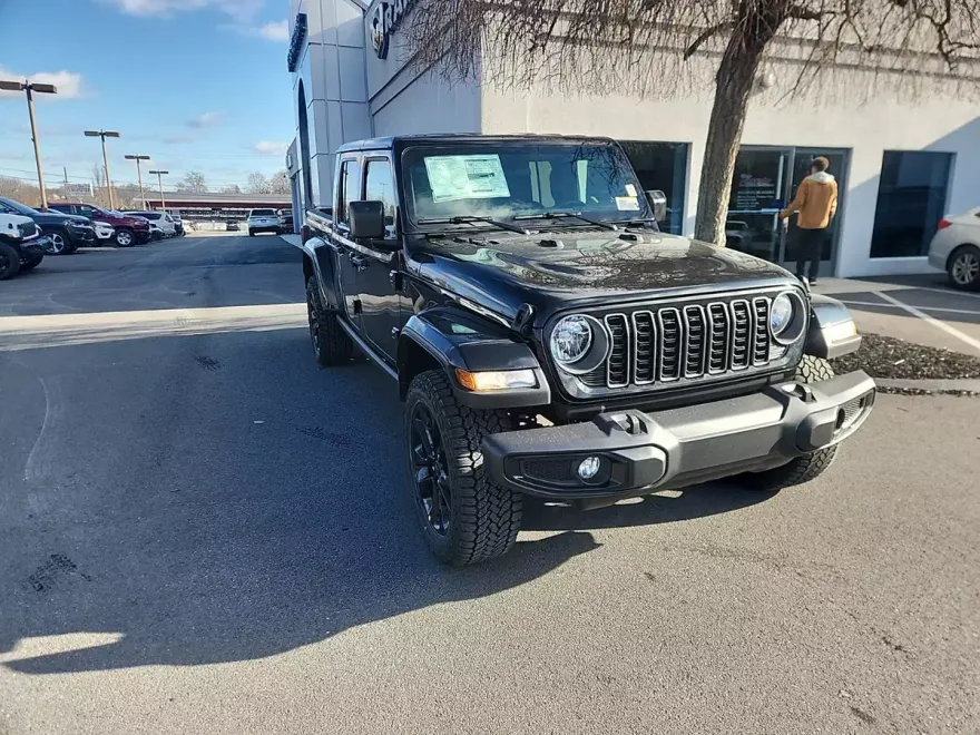 2025 Jeep Gladiator photo 1
