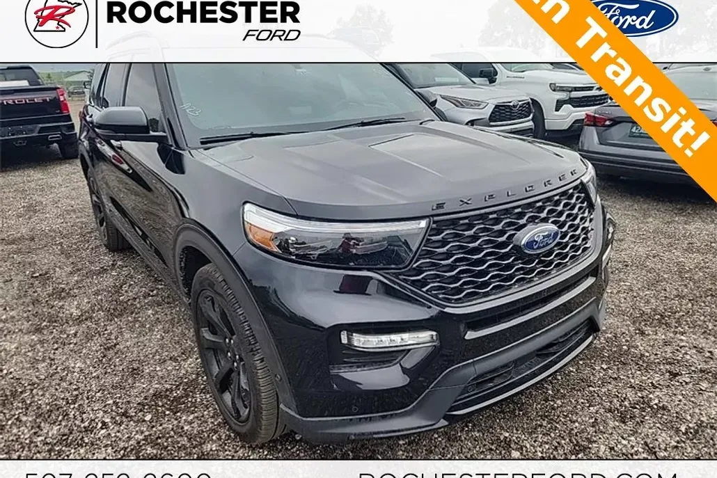 2023 Ford Explorer ST photo 1