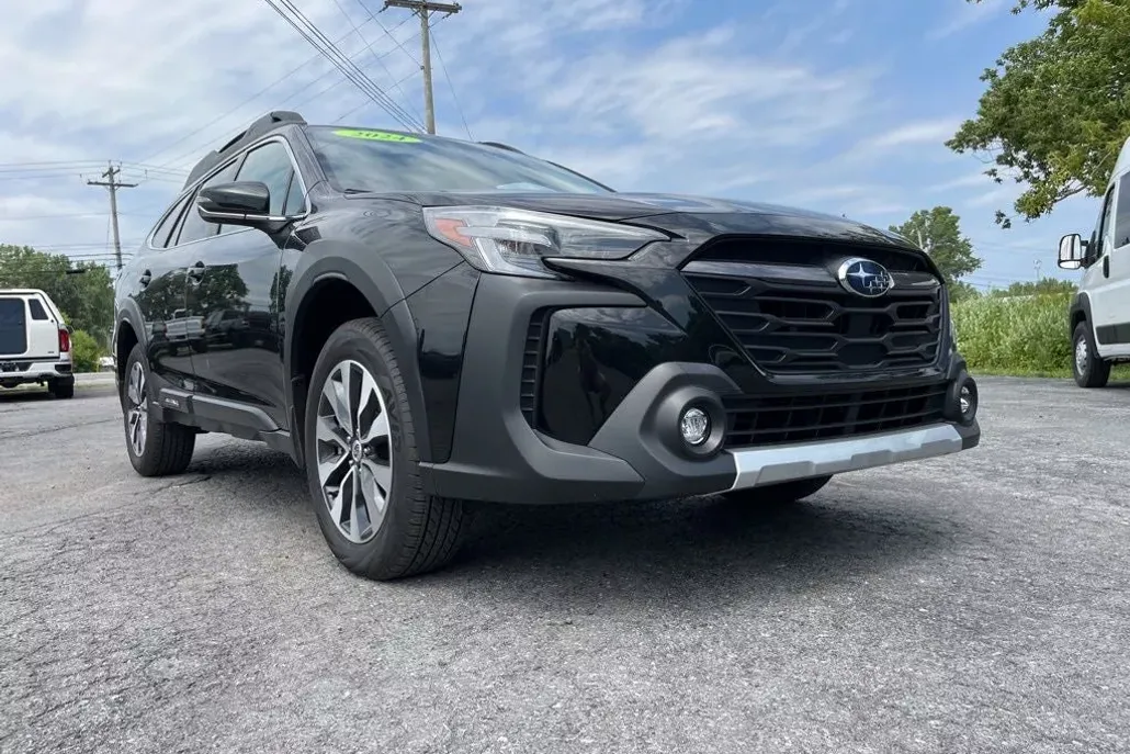 2024 Subaru Outback Limited photo 1