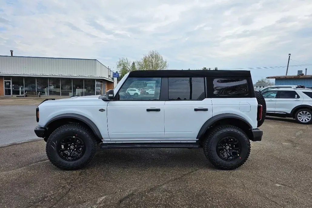2024 Ford Bronco Wildtrak photo 1