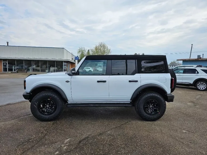2024 Ford Bronco Wildtrak photo 1