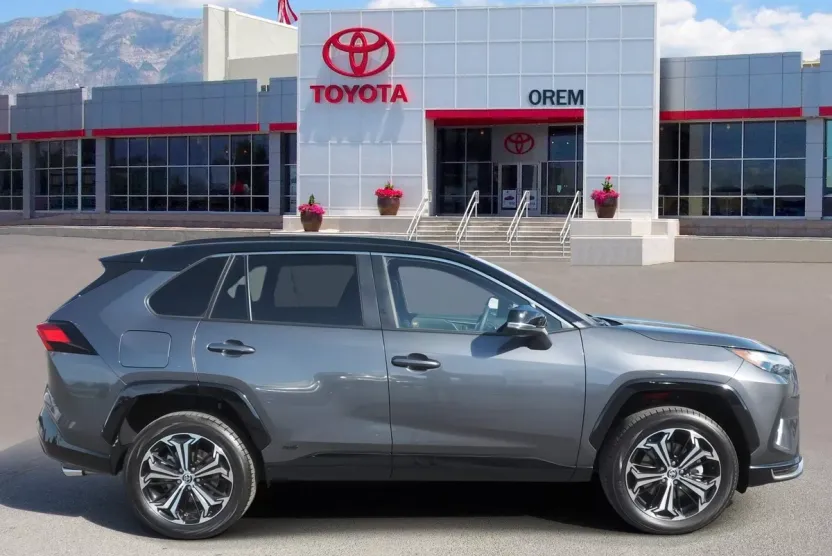 2025 Toyota RAV4 Hybrid XSE photo 1