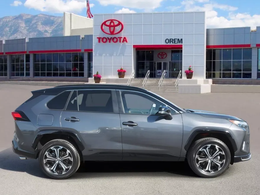 2025 Toyota RAV4 Hybrid XSE photo 1