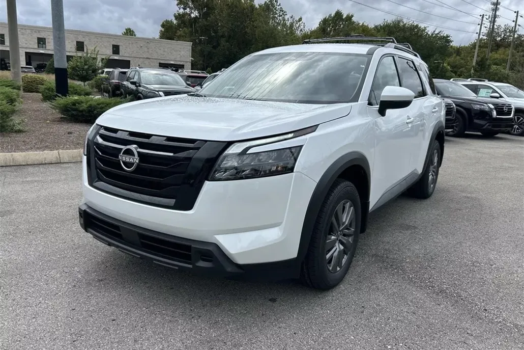 2025 Nissan Pathfinder SV photo 1