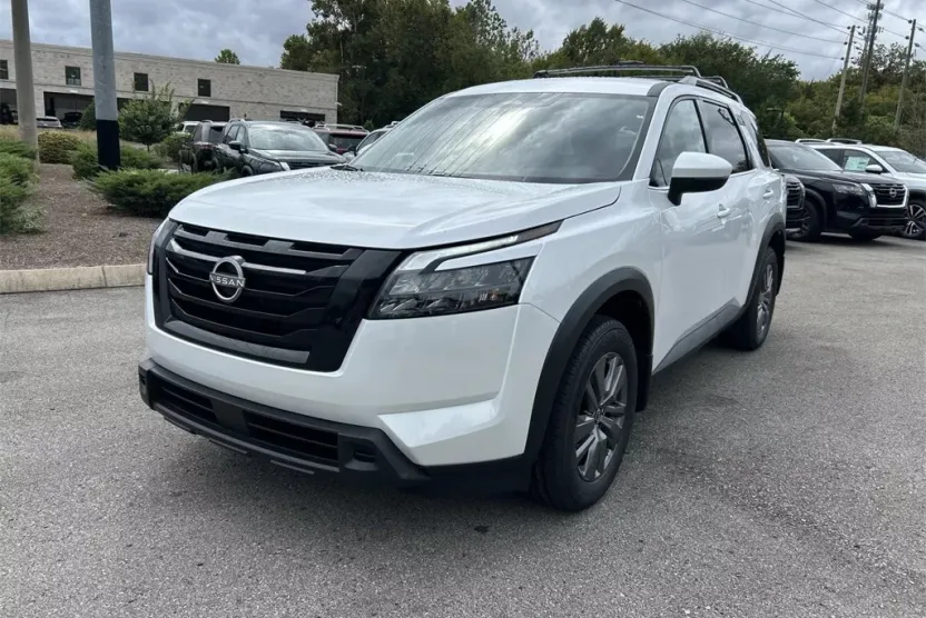 2025 Nissan Pathfinder SV photo 1