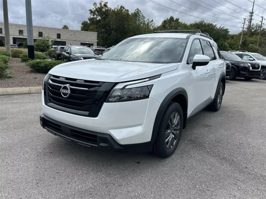 2025 Nissan Pathfinder SV photo 1