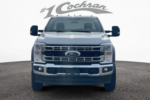 2024 Ford F-600 photo 2