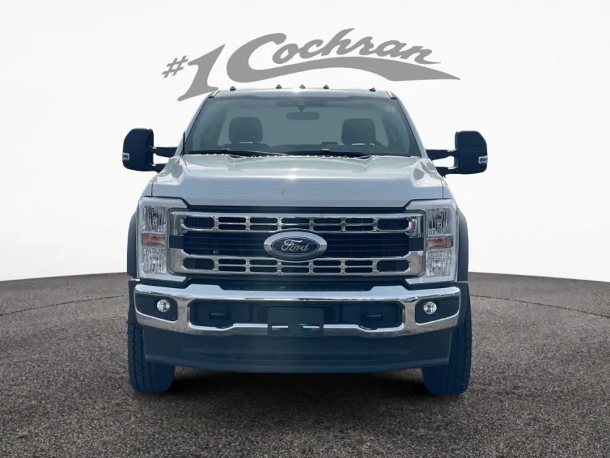 2024 Ford F-600 photo 2