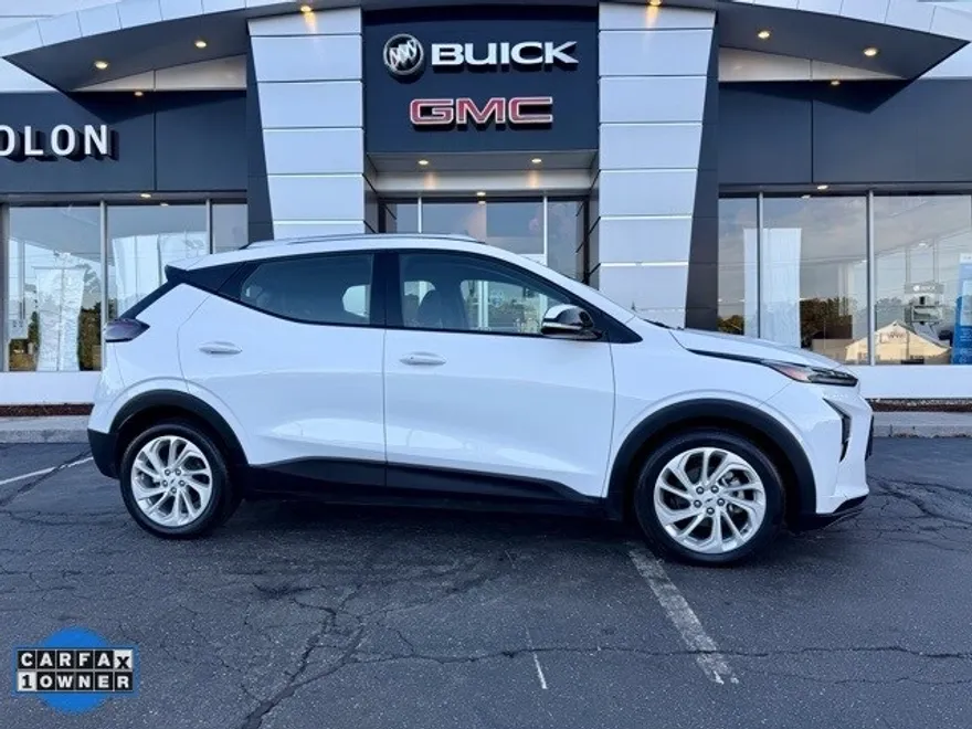 2022 Chevrolet Bolt EUV photo 1