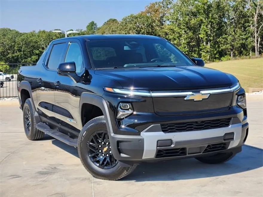2026 Chevrolet Silverado EV LT photo 1