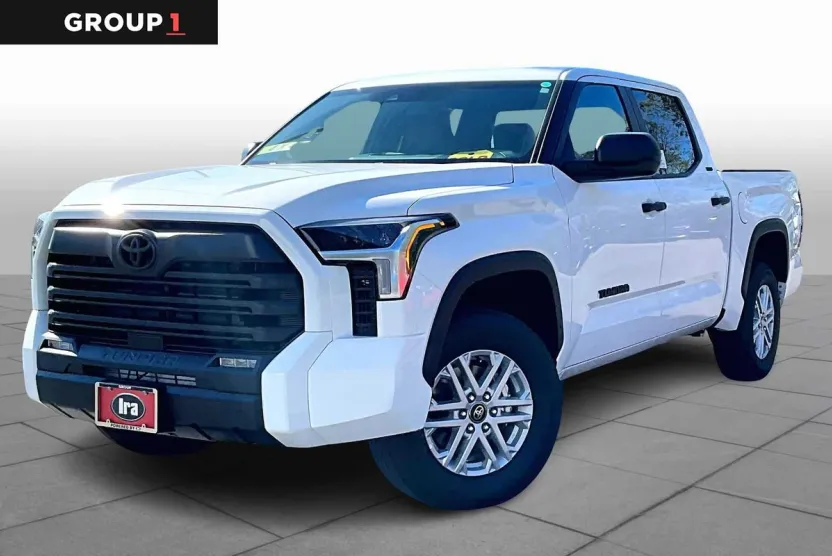 2025 Toyota Tundra SR5 CrewMax photo 1