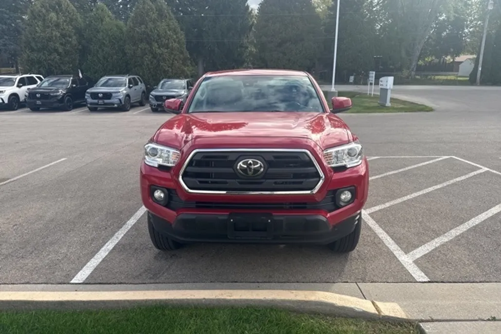 2019 Toyota Tacoma SR5 photo 1