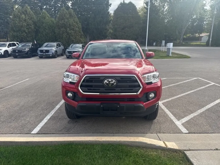2019 Toyota Tacoma SR5 photo 1