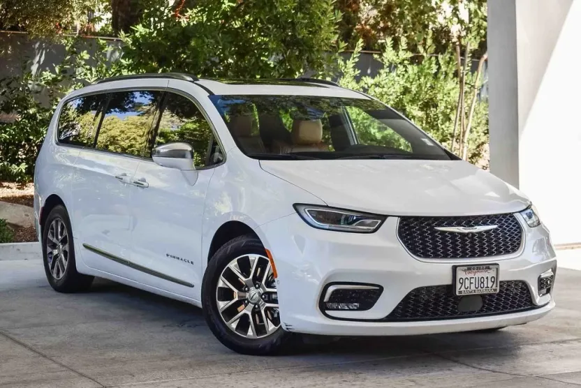 2022 Chrysler Pacifica Hybrid Pinnacle photo 1