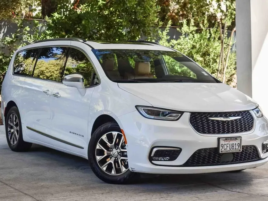 2022 Chrysler Pacifica Hybrid Pinnacle photo 1