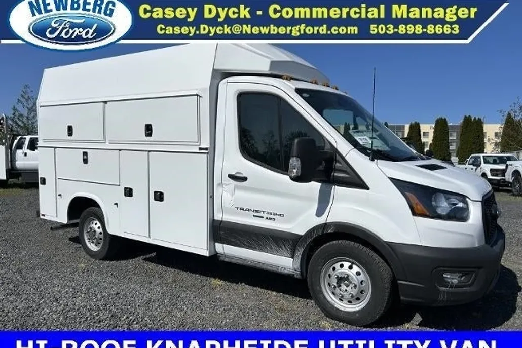 2024 Ford Transit Cutaway photo 1