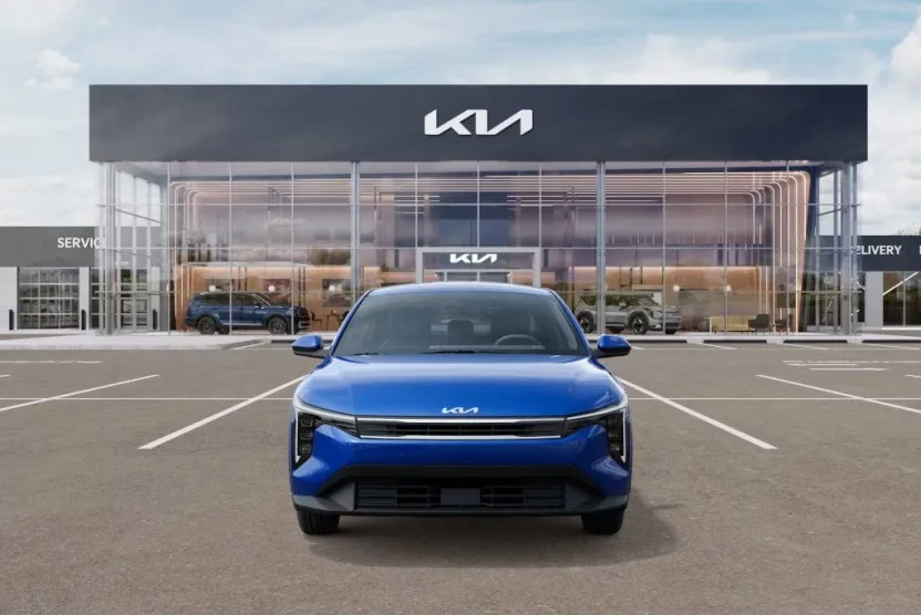2025 Kia K4 LXS photo 1
