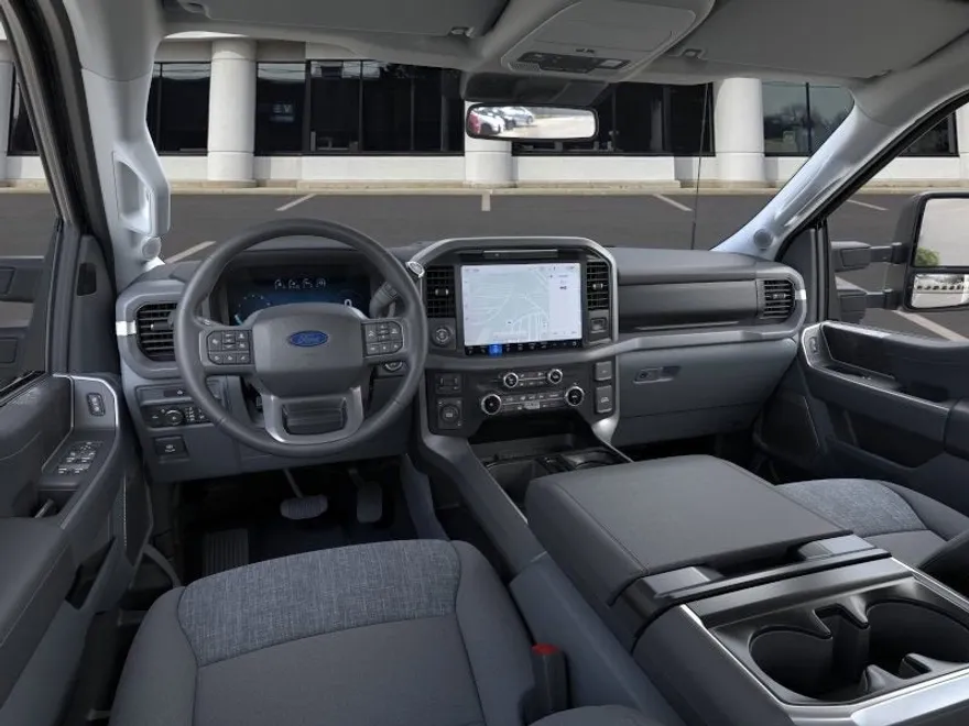 2025 Ford F-150 XLT photo 8