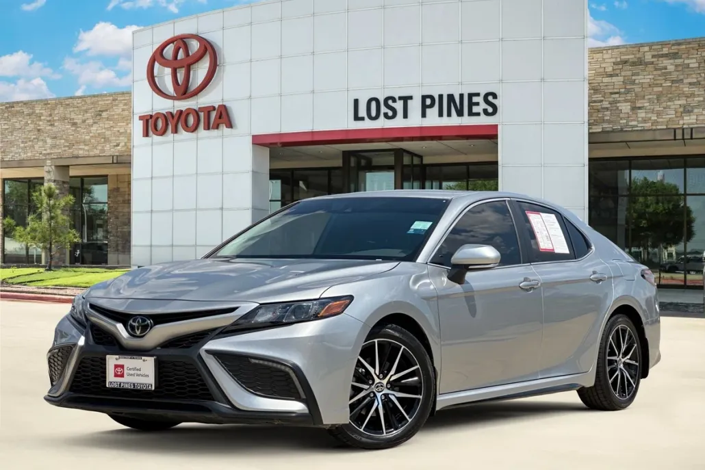 2023 Toyota Camry SE photo 1