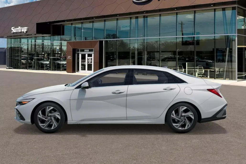 2025 Hyundai Elantra Limited photo 1