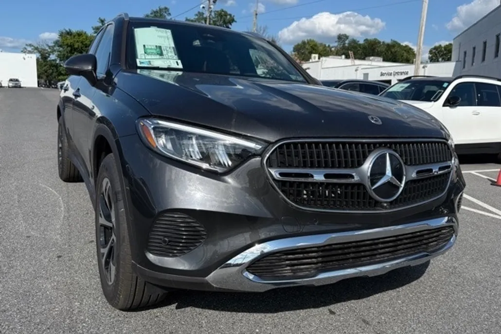 2025 Mercedes Benz GLC 350e 4MATIC photo 1