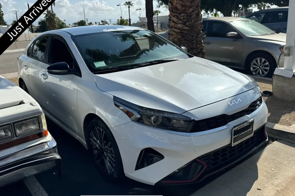 2023 Kia Forte GT-Line photo 1