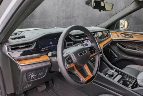 2024 Jeep Grand Cherokee 4xe Summit Reserve photo 3