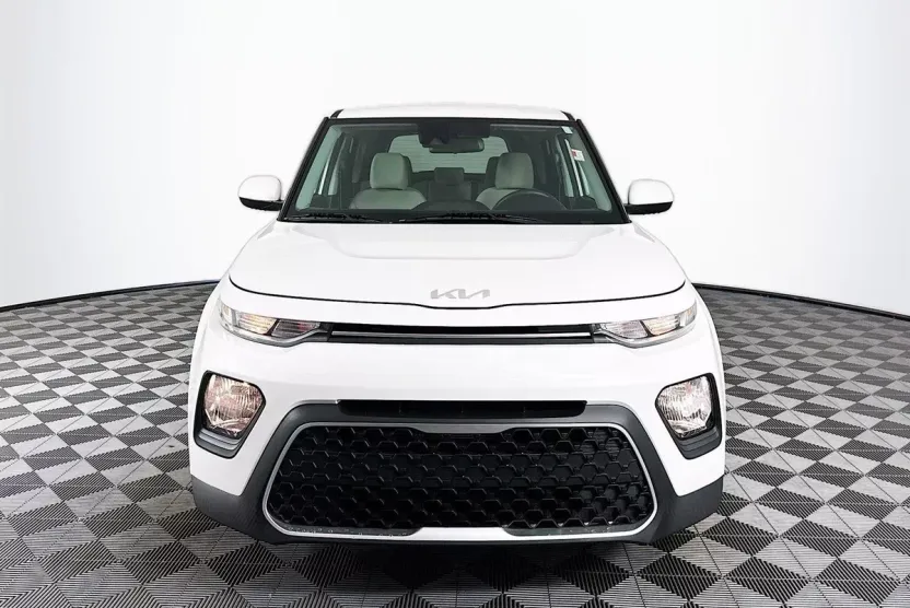 2022 Kia Soul LX photo 1