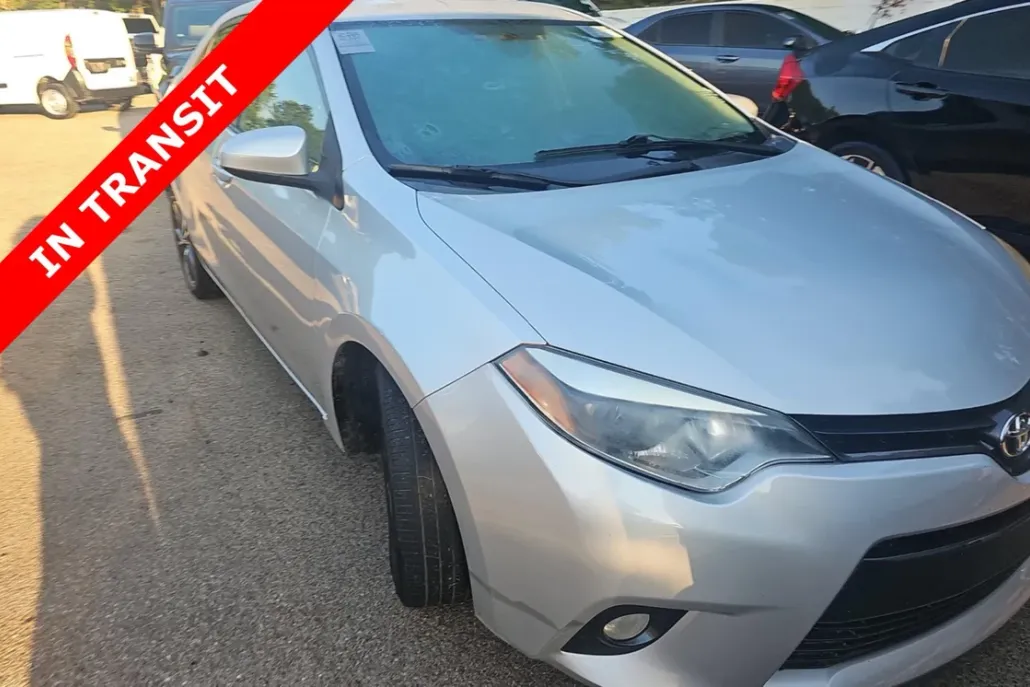 2016 Toyota Corolla LE Plus photo 1