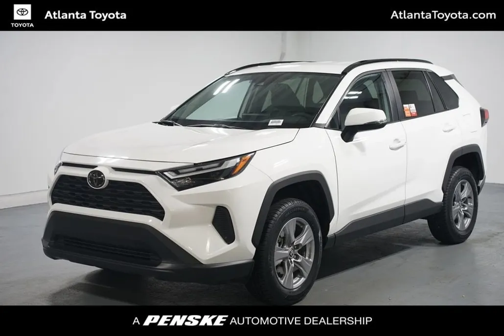 2024 Toyota RAV4 XLE photo 1