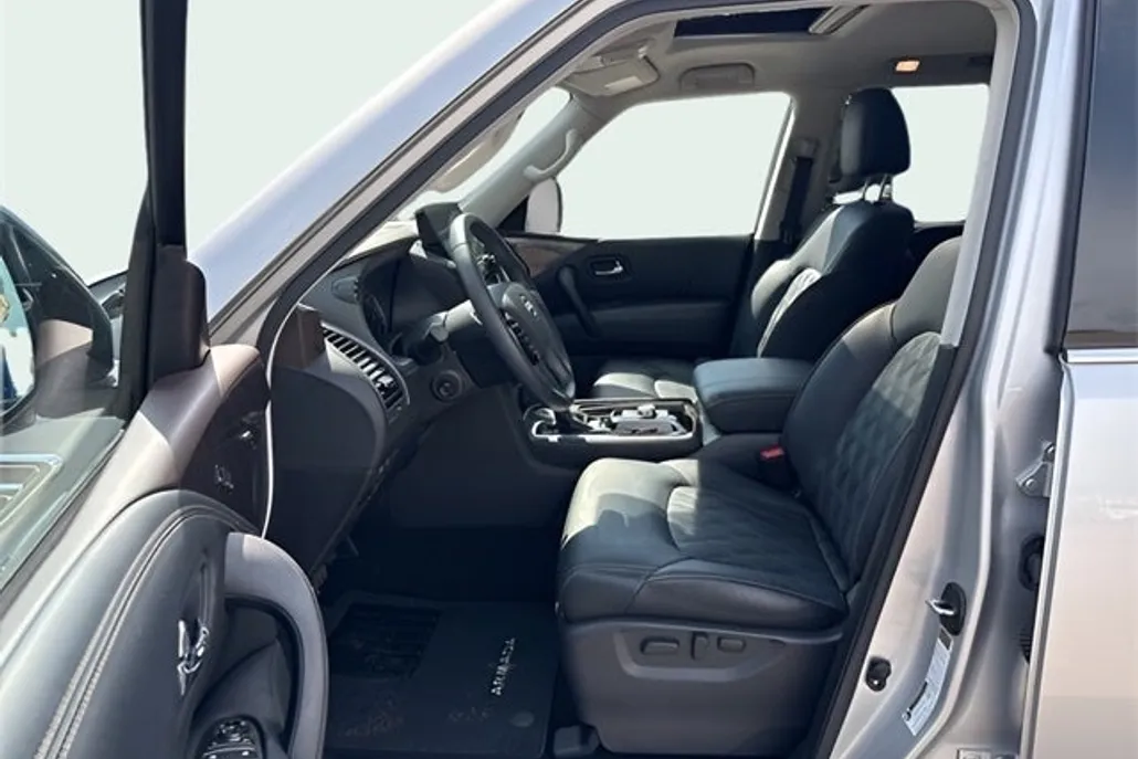 2024 Nissan Armada Platinum photo 1