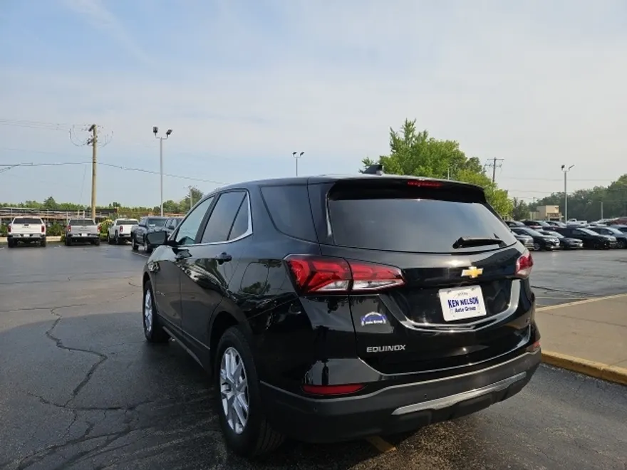 2023 Chevrolet Equinox LT photo 1