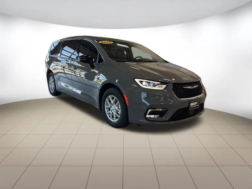2025 Chrysler Pacifica photo 1