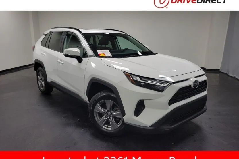 2024 Toyota RAV4 XLE photo 1